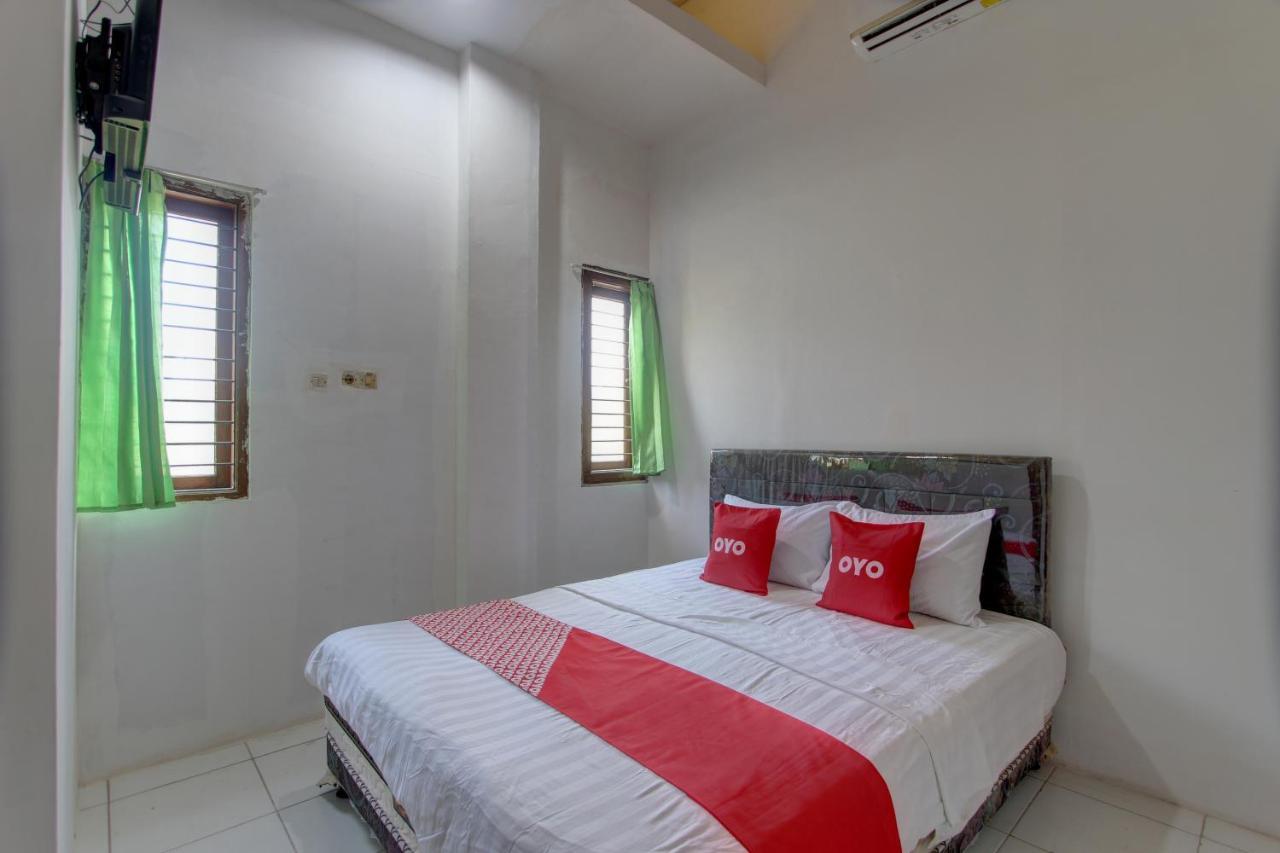 Capital O 91690 Moza Guest House Klaten ภายนอก รูปภาพ
