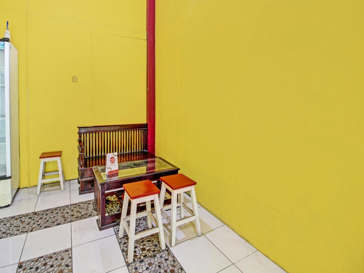 Capital O 91690 Moza Guest House Klaten ภายนอก รูปภาพ