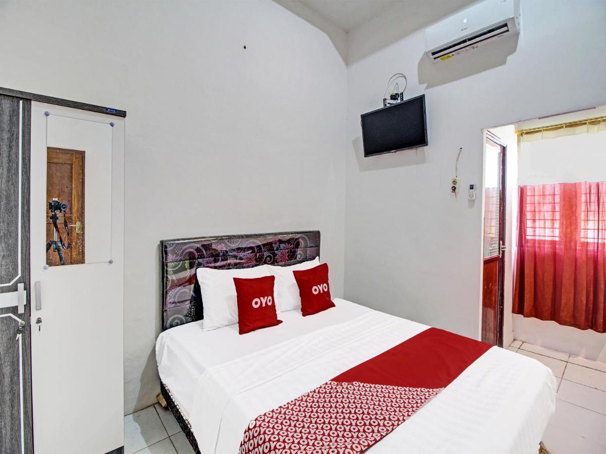 Capital O 91690 Moza Guest House Klaten ภายนอก รูปภาพ