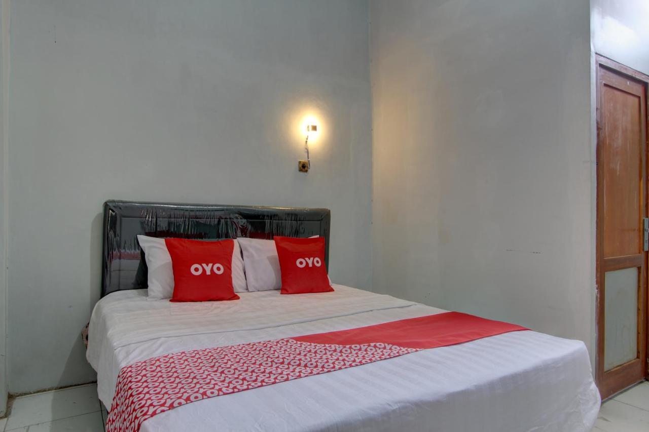 Capital O 91690 Moza Guest House Klaten ภายนอก รูปภาพ