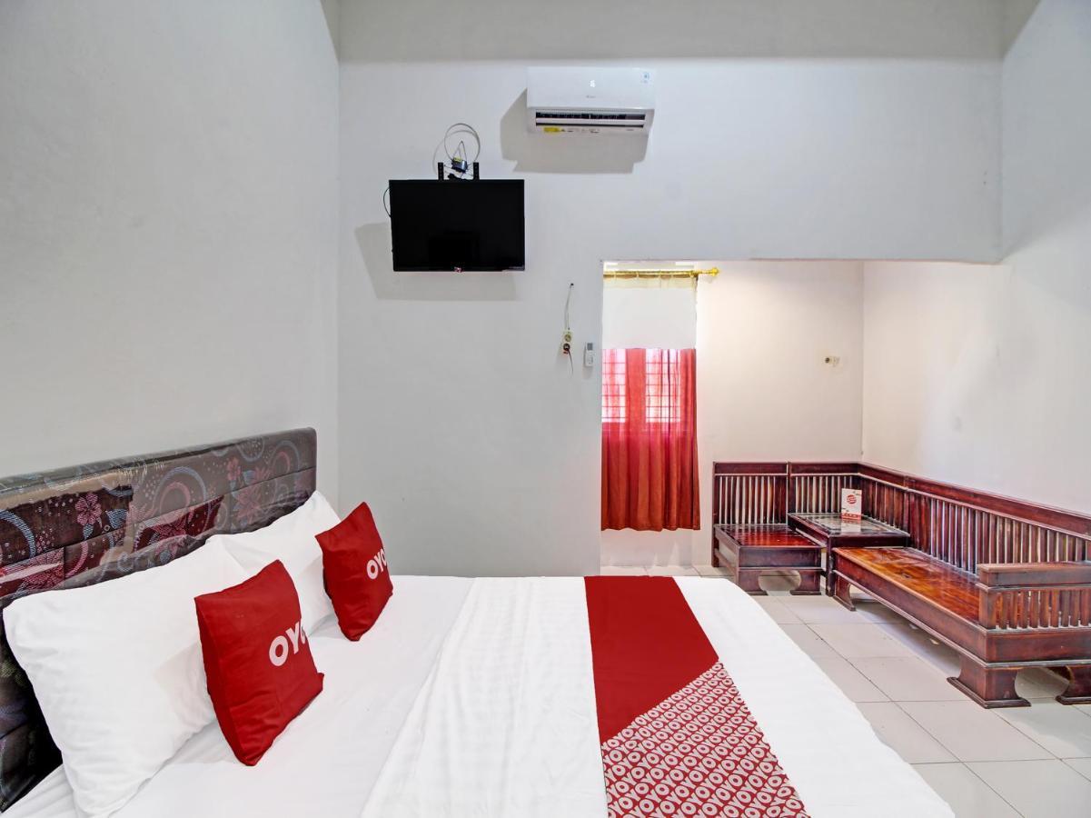 Capital O 91690 Moza Guest House Klaten ภายนอก รูปภาพ