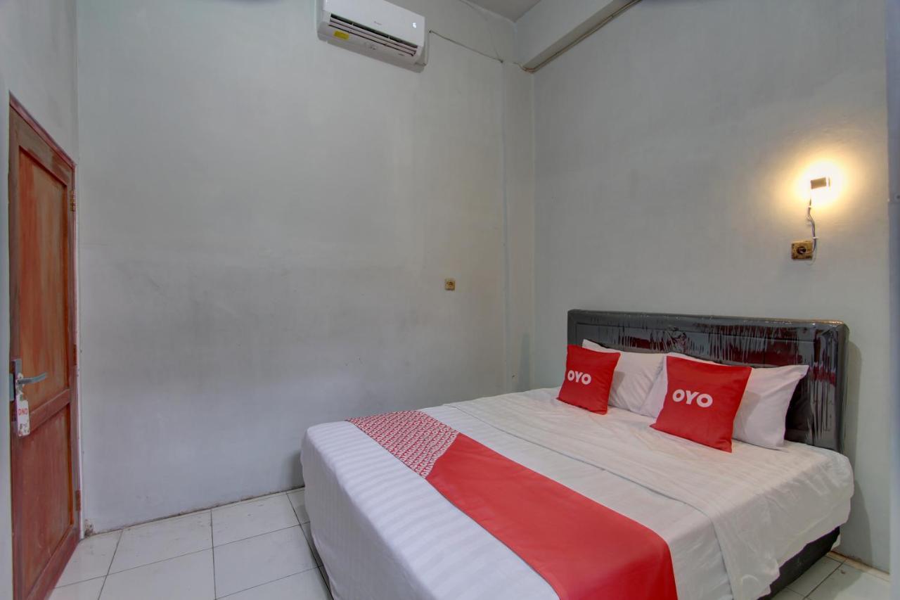 Capital O 91690 Moza Guest House Klaten ภายนอก รูปภาพ